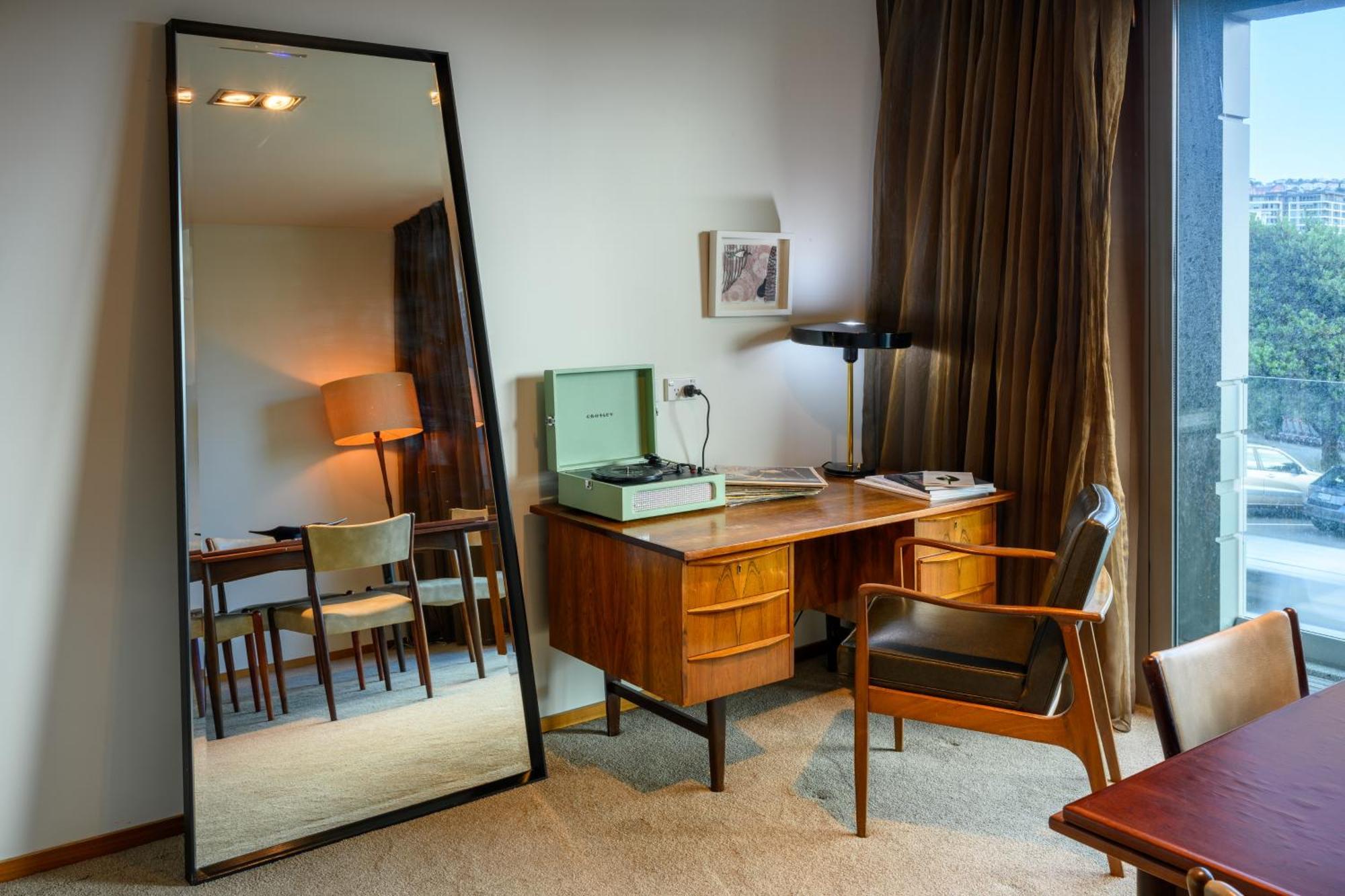 Ohtel Wellington Hotel Bagian luar foto