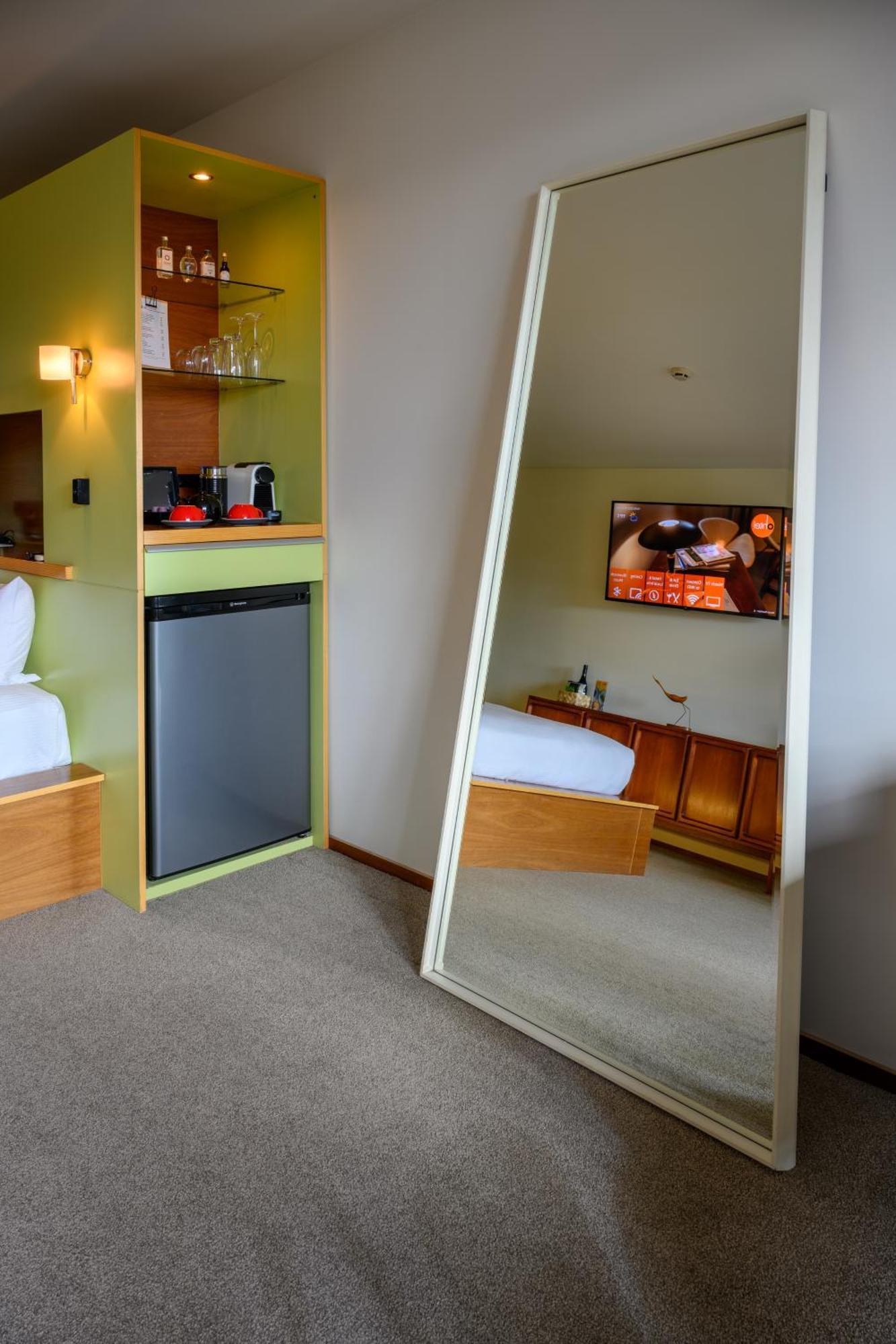 Ohtel Wellington Hotel Bagian luar foto