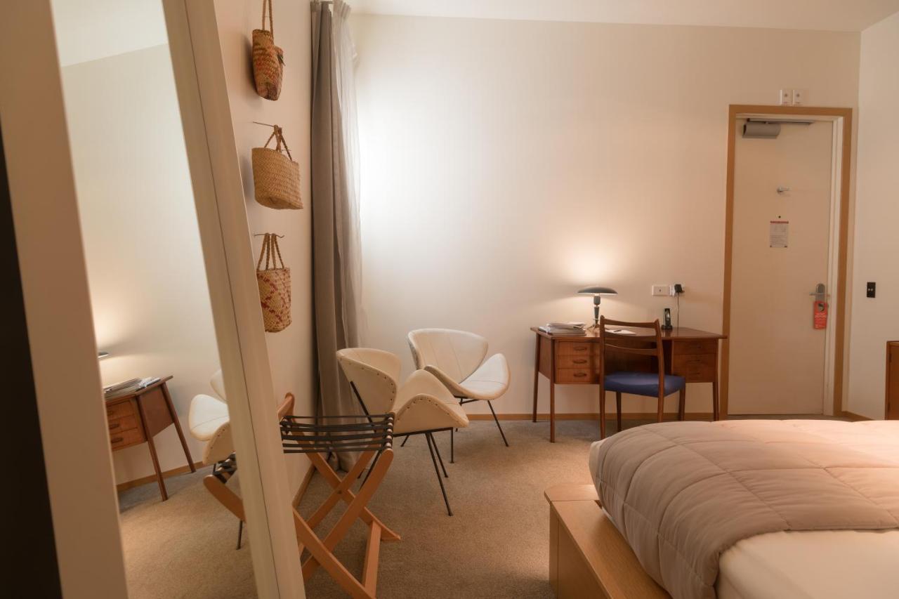 Ohtel Wellington Hotel Bagian luar foto